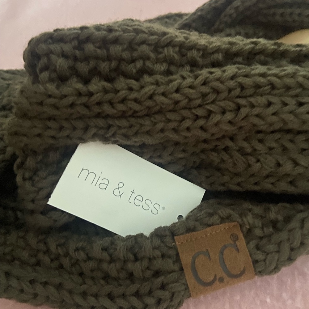 Infinity Scarf ♾️ - Picture 2 of 4